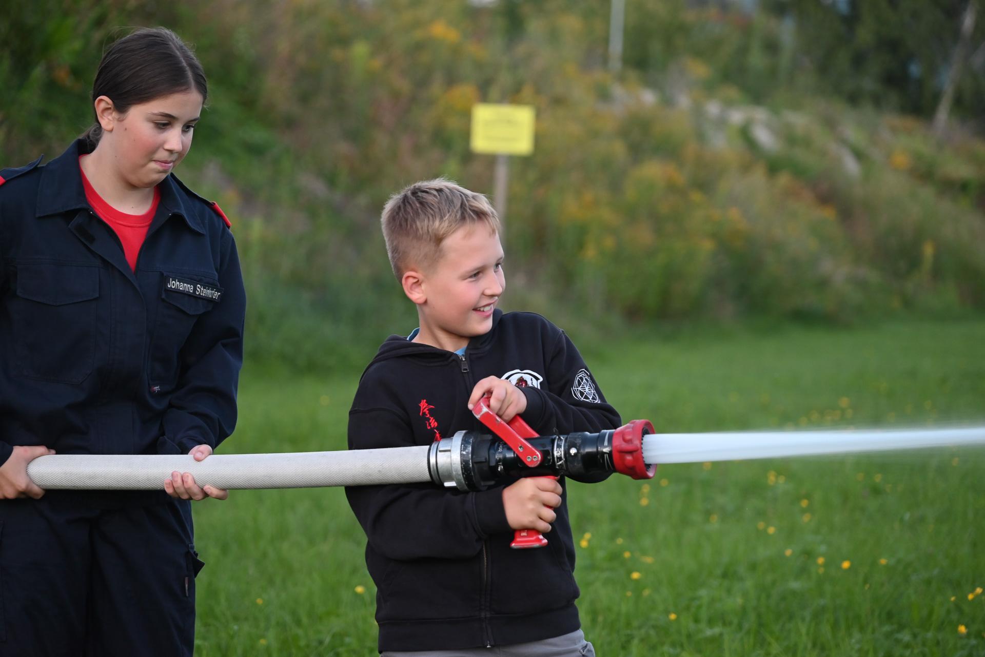 Schnuppern bei der Feuerwehrjugend